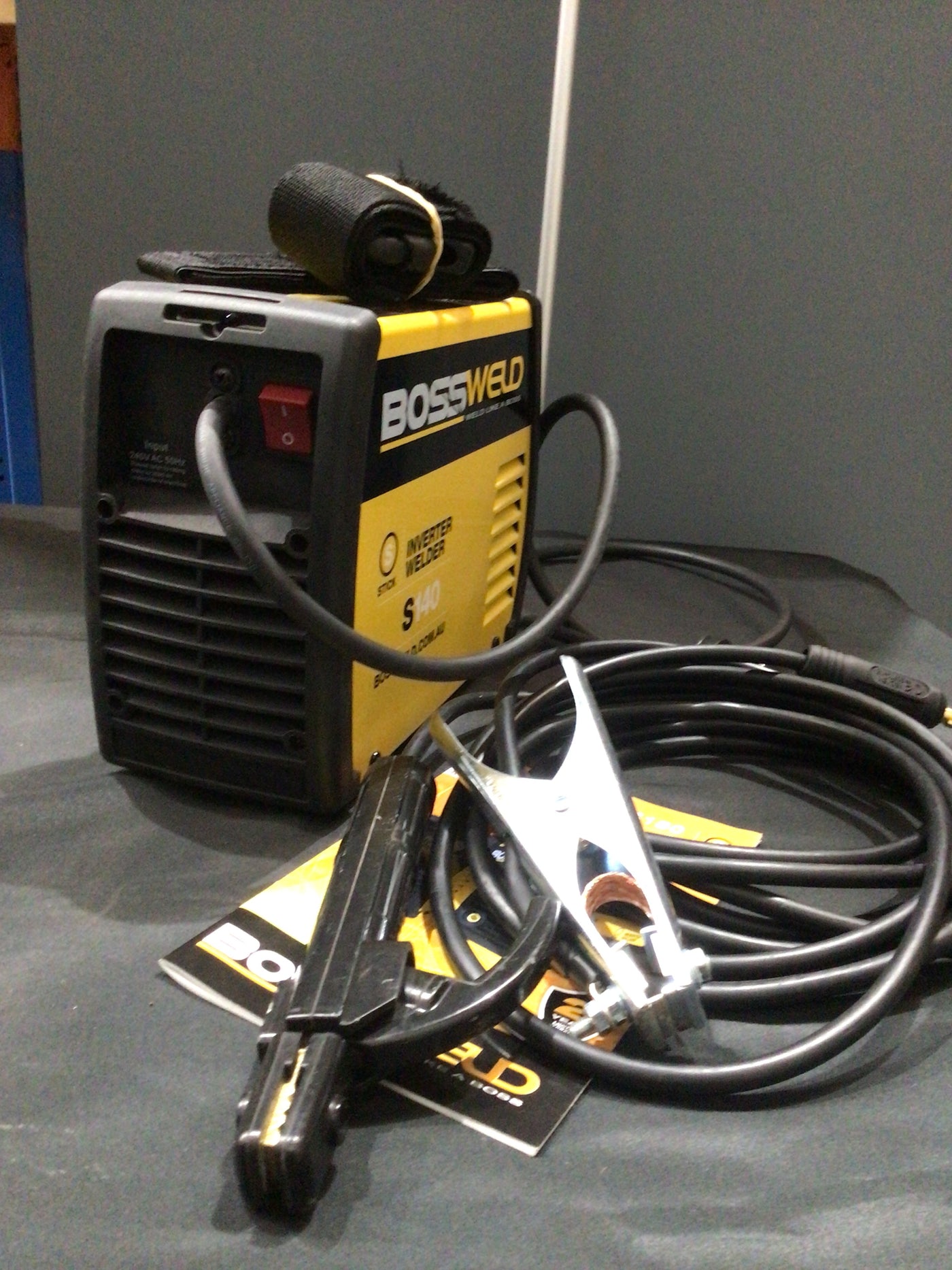 Bossweld S-140 Inverter Arc Welder 240V 10A Near New