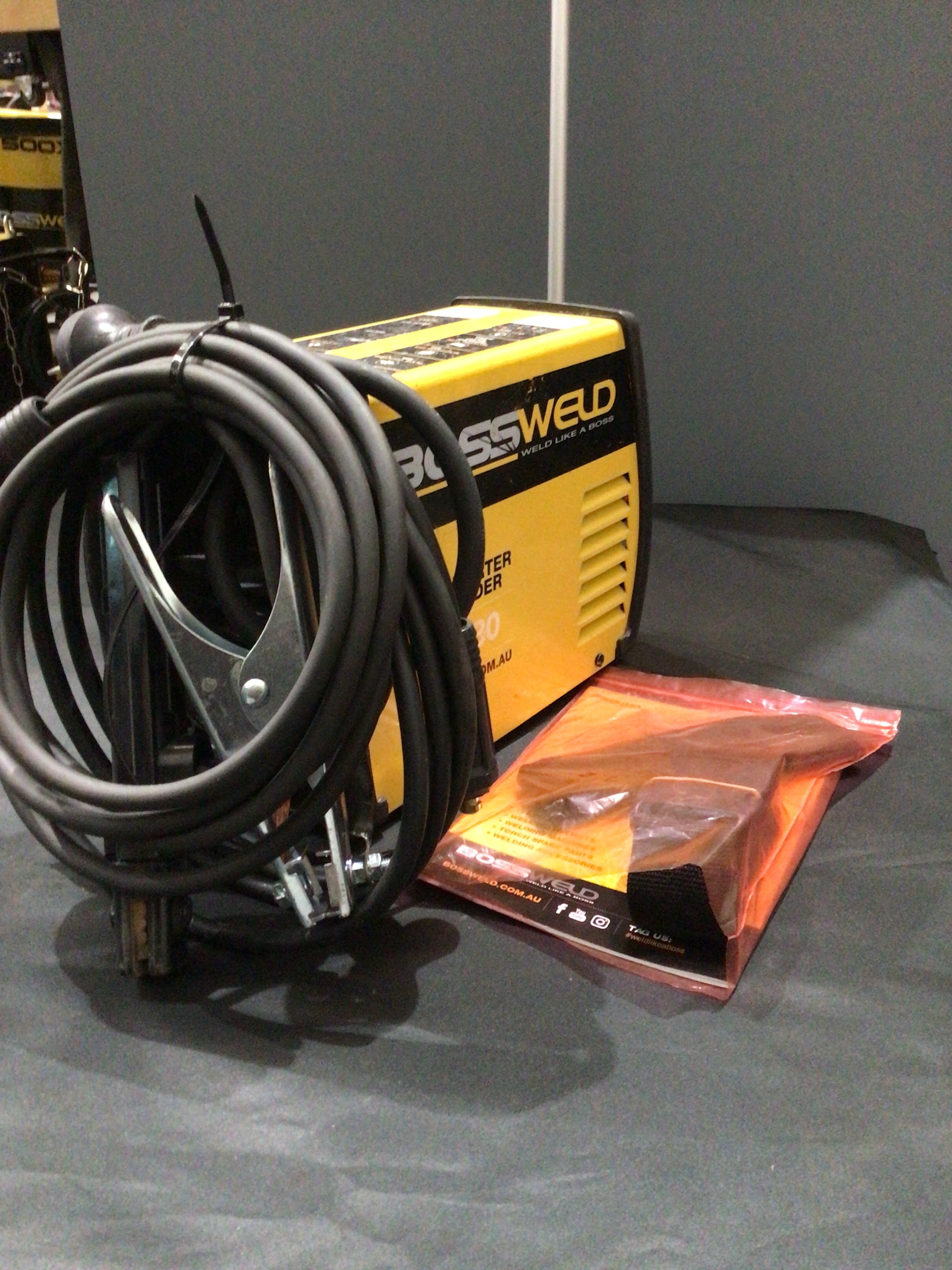Bossweld S-180 Inverter Arc Welder 240V 15A 2 Good 2 Bin