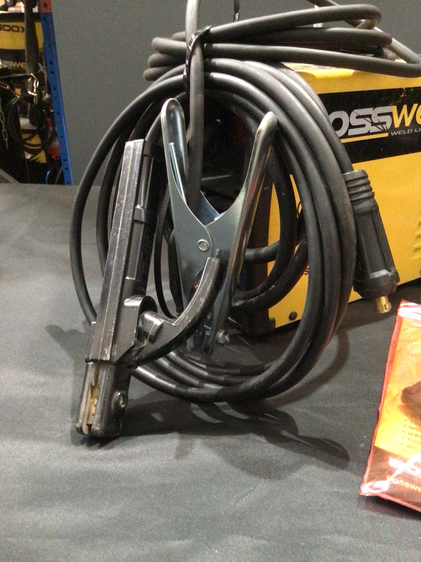 Bossweld S-180 Inverter Arc Welder 240V 15A 2 Good 2 Bin