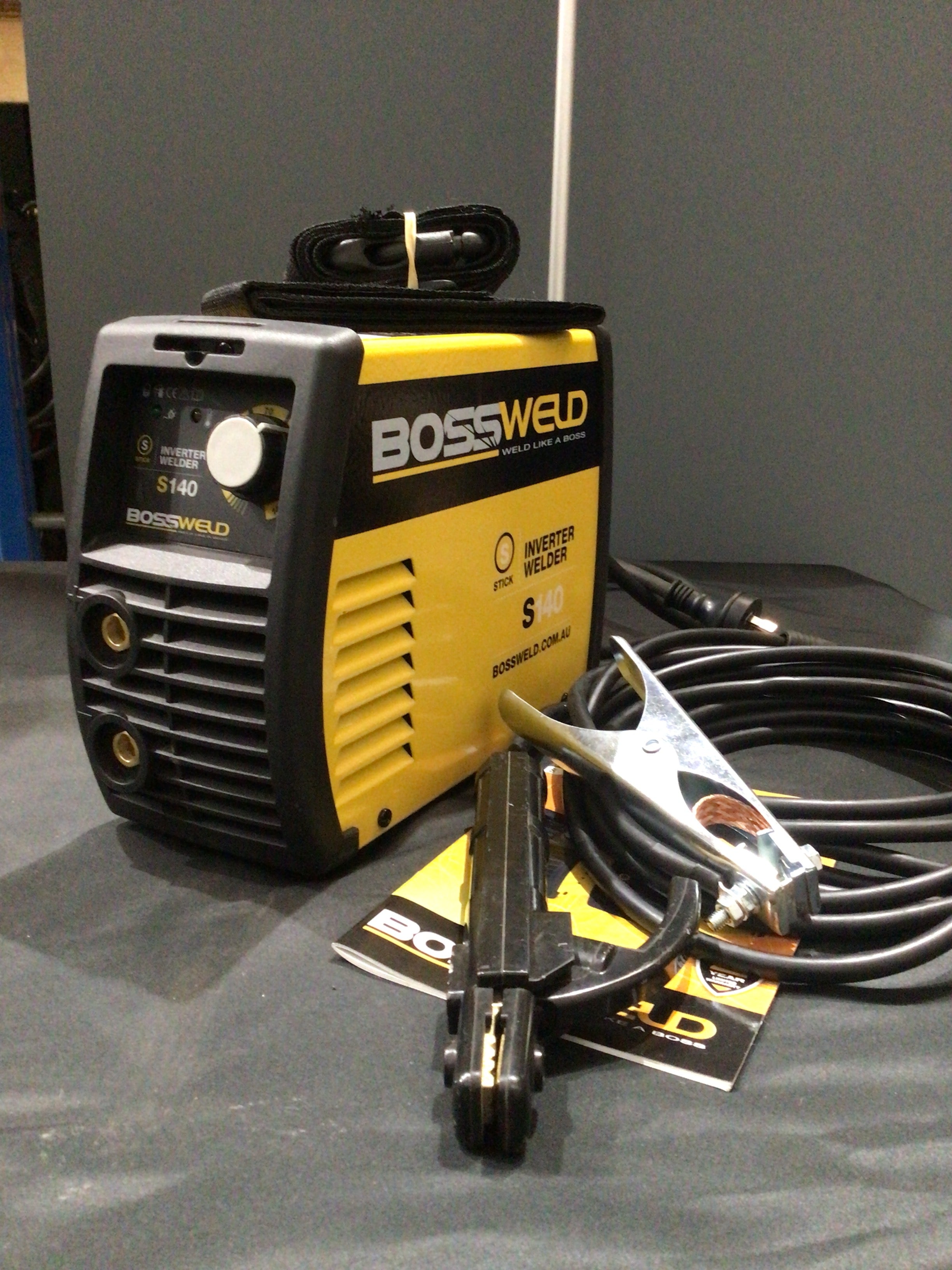 Bossweld S-140 Inverter Arc Welder 240V 10A Near New