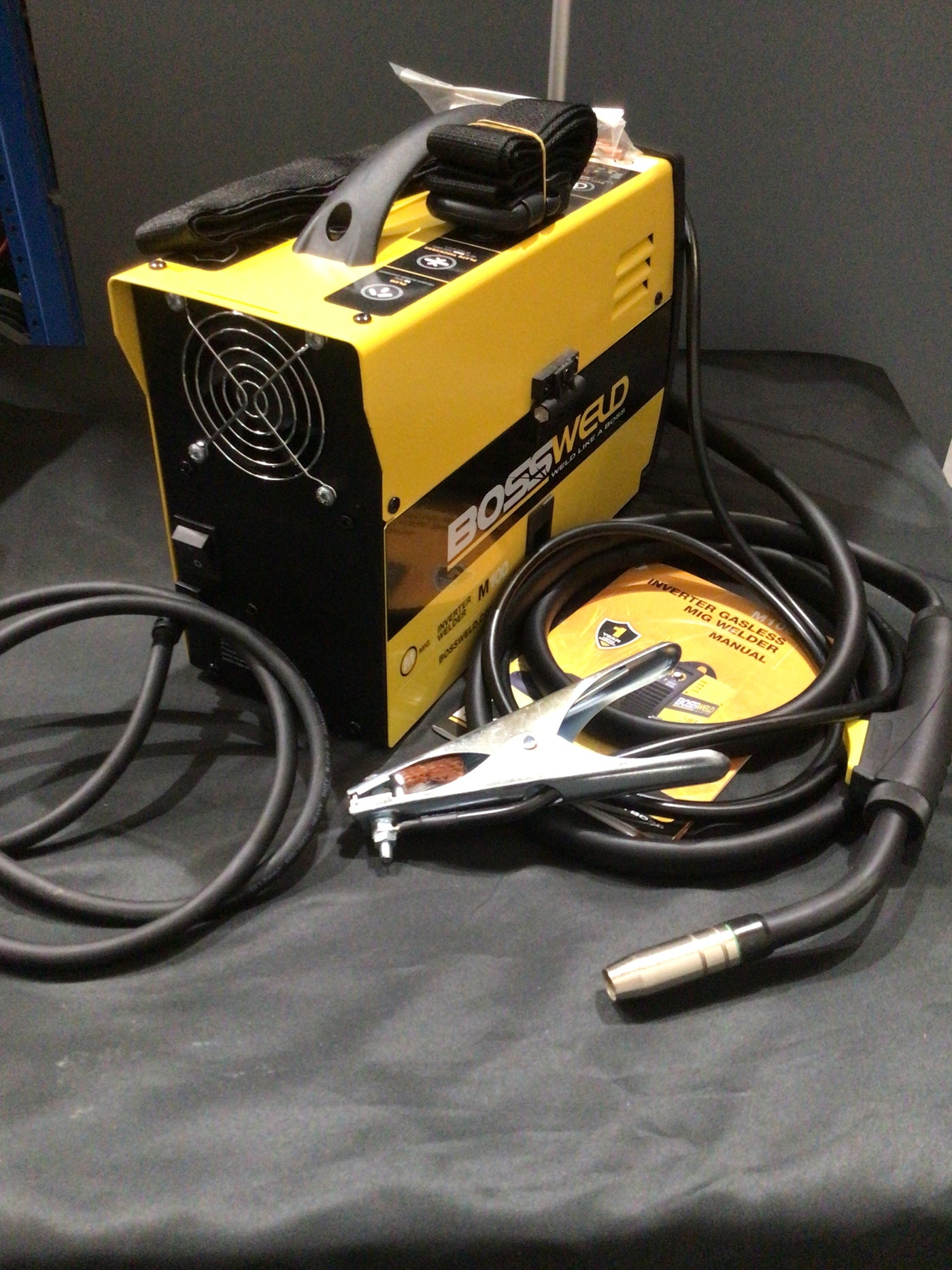 M100 Gasless MIG Inverter Welder DW Near New